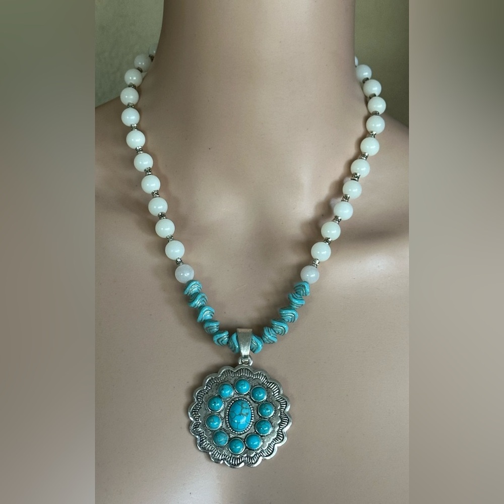 22 inch Faux Turquoise bead necklace NWOT